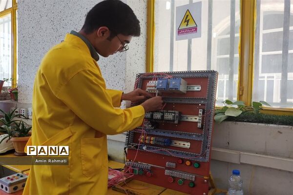 برگزاری مسابقات علمی مهارتی هنرستان‌های استان فارس