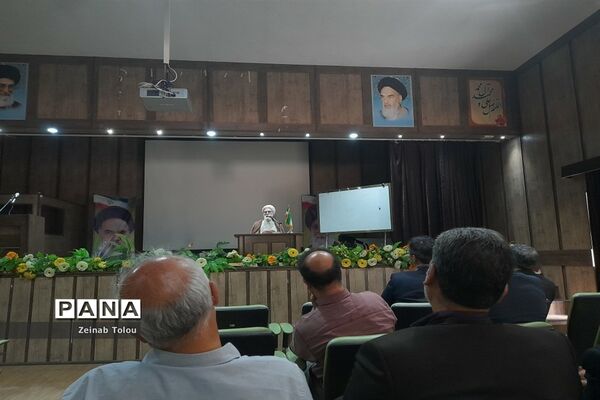 کارگاه توانمندسازی ویژه مدیران مقاطع متوسطه با حضور قضات دادگستری
