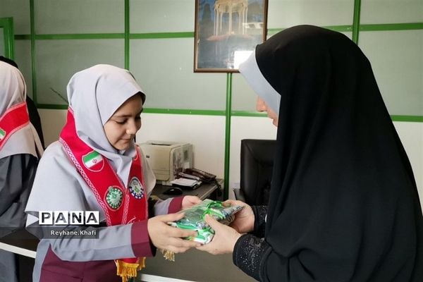 ‌تقدیر از کارمندان  معاونت آموزش متوسطه اداره‌کل امور شاهد و ایثارگران به‌مناسبت عید غدیرخم