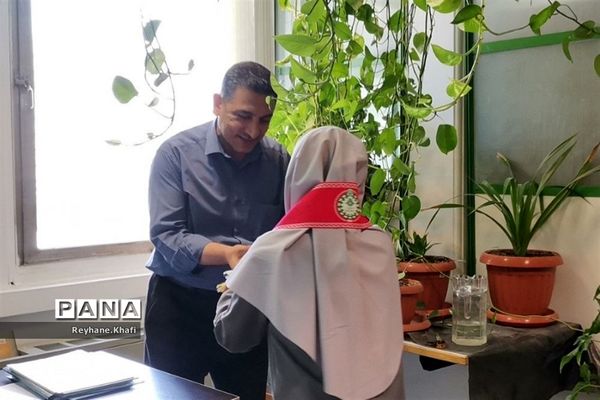 ‌تقدیر از کارمندان  معاونت آموزش متوسطه اداره‌کل امور شاهد و ایثارگران به‌مناسبت عید غدیرخم