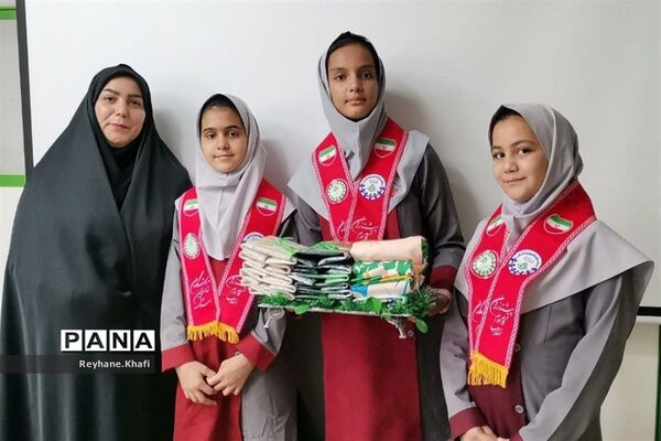 ‌تقدیر از کارمندان  معاونت آموزش متوسطه اداره‌کل امور شاهد و ایثارگران به‌مناسبت عید غدیرخم