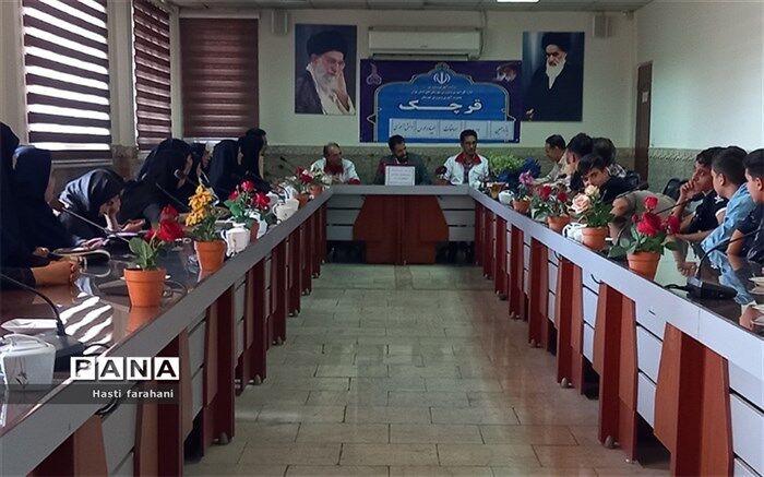تقدیر از دانش‌آموزان شرکت‌کننده در المپیاد دادرس شهرستان قرچک/فیلم