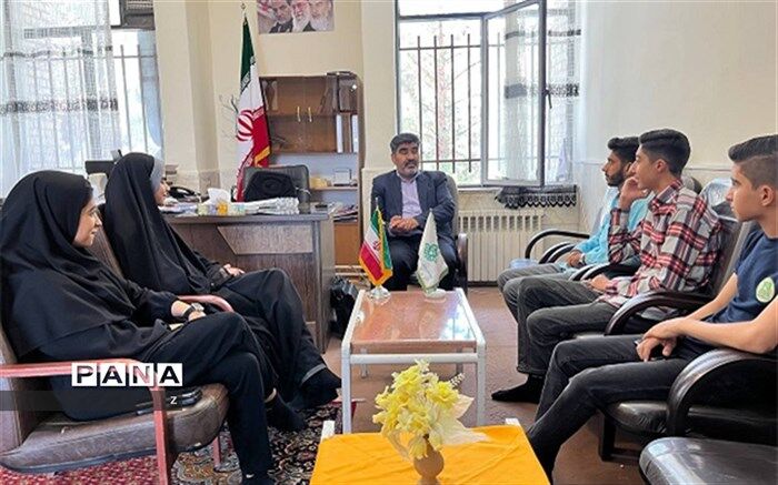 نمایندگان مجلس دانش آموزی الگویی مناسب برای همسالان خود هستند