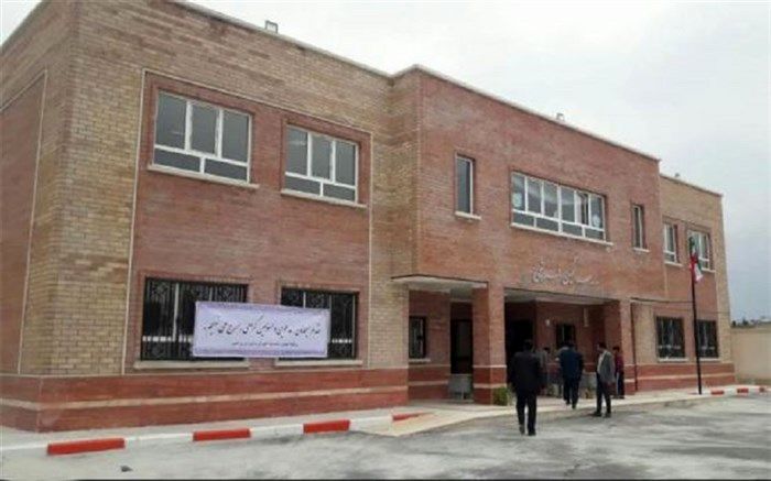 انعقاد تفاهم‌نامه ساخت ۸۰ کلاس درس از سوی مجمع خیرین مدرسه‌ساز ورامین