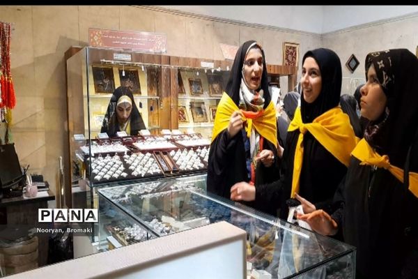 بازدید دانش‌آموزان زیارت اولی از موزه رضوی حرم امام رضا (ع)