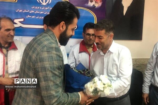 تجلیل از دانش‌آموزان طرح دادرس شهرستان قرچک