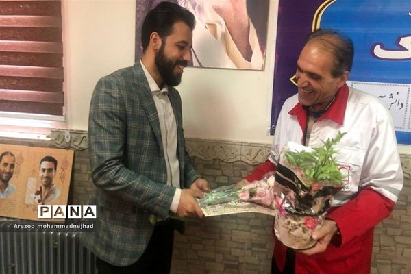 تجلیل از دانش‌آموزان طرح دادرس شهرستان قرچک