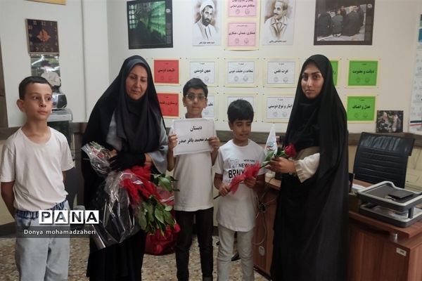 برگزاری جشن عید غدیر توسط دانش‌آموزان در اداره آموزش و پرورش منطقه۲