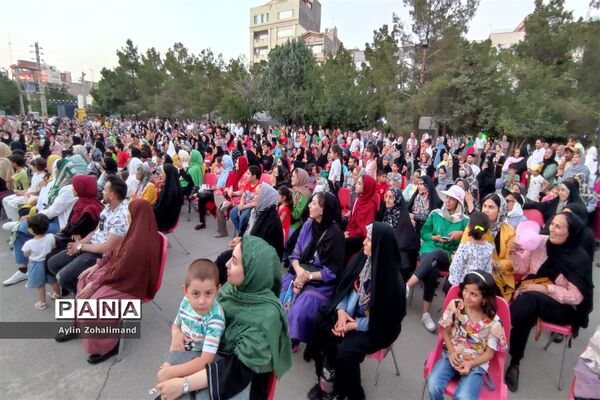 شب دوم نمایشگاه  عید غدیر در شهرستان رباط‌کریم