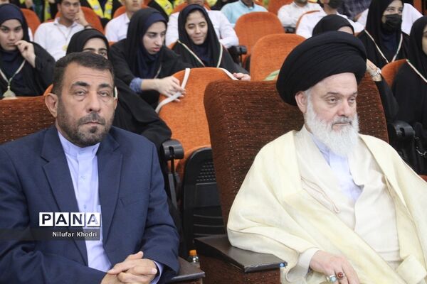 همایش  منتخبین دومین دوره طرح دانش‌آموز تراز انقلاب اسلامی  در بوشهر