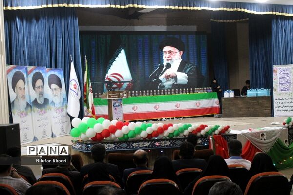 همایش  منتخبین دومین دوره طرح دانش‌آموز تراز انقلاب اسلامی  در بوشهر