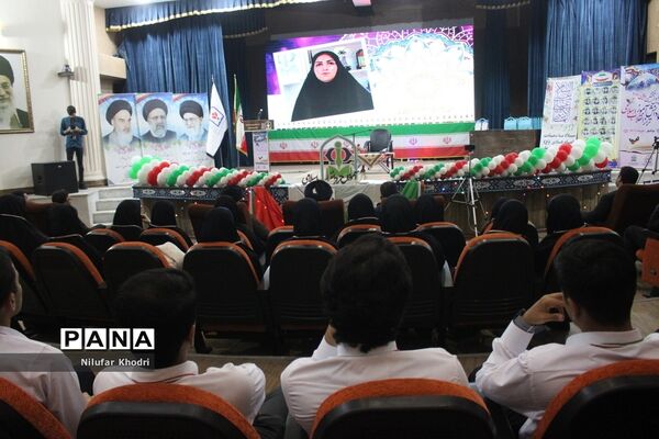 همایش  منتخبین دومین دوره طرح دانش‌آموز تراز انقلاب اسلامی  در بوشهر