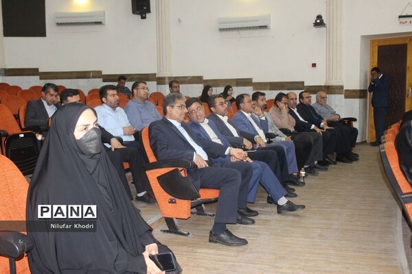 همایش  منتخبین دومین دوره طرح دانش‌آموز تراز انقلاب اسلامی  در بوشهر