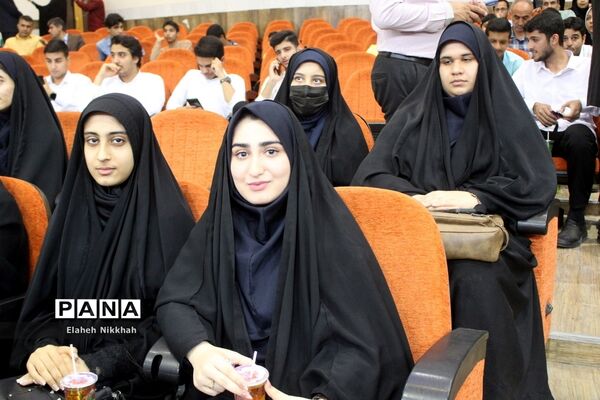 همایش  منتخبین دومین دوره طرح دانش‌آموز تراز انقلاب اسلامی  در بوشهر