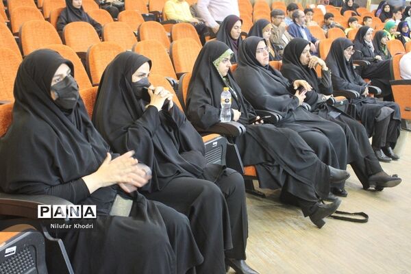 همایش  منتخبین دومین دوره طرح دانش‌آموز تراز انقلاب اسلامی  در بوشهر