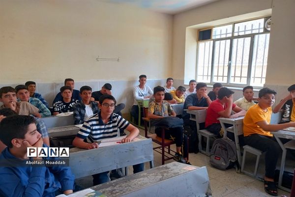 پایگاه آموزش تقویتی کلاس‌های جبرانی متوسطه اول در کاشمر