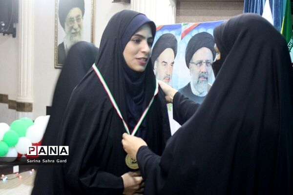 تجلیل از دانش‌آموزان منتخبین دومین دوره طرح دانش‌آموز تراز انقلاب اسلامی در بوشهر