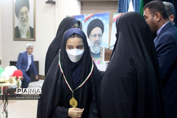 تجلیل از دانش‌آموزان منتخبین دومین دوره طرح دانش‌آموز تراز انقلاب اسلامی در بوشهر
