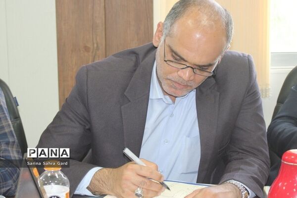جلسه هم اندیشی معاونان پرورشی و تربیت‌بدنی شهرستان‌ها و مناطق آموزش و پرورش استان بوشهر