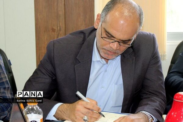 جلسه هم اندیشی معاونان پرورشی و تربیت‌بدنی شهرستان‌ها و مناطق آموزش و پرورش استان بوشهر