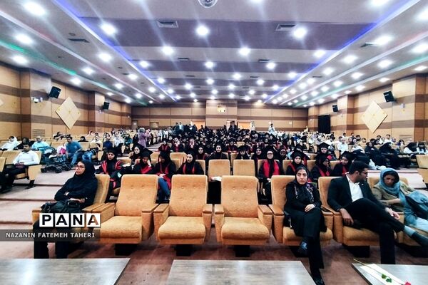 جشن دانش آموختگی دانشجویان دانشگاه پیام نور استان تهران به میزبانی فشافویه