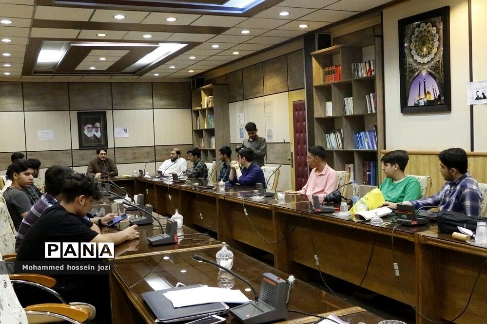 بازدید معاون استاندار قم از گروه‌های جهادی دانش‌آموزی