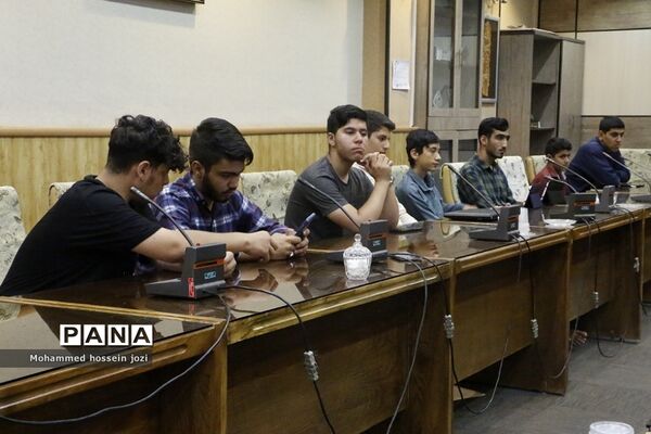 بازدید معاون استاندار قم از گروه‌های جهادی دانش‌آموزی