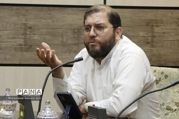بازدید معاون استاندار قم از گروه‌های جهادی دانش‌آموزی