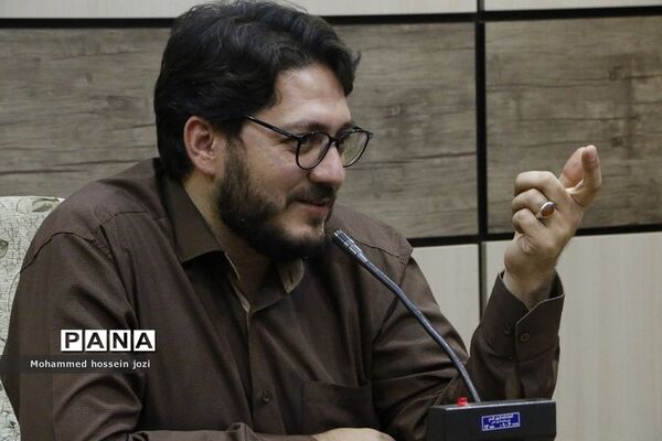 بازدید معاون استاندار قم از گروه‌های جهادی دانش‌آموزی