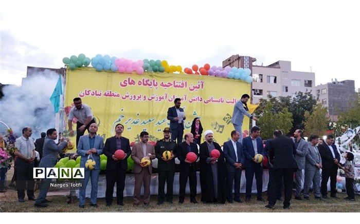 آیین افتتاحیه پایگاه‌های اوقات فراغت و جشن بزرگ عید غدیر در تبادکان/فیلم