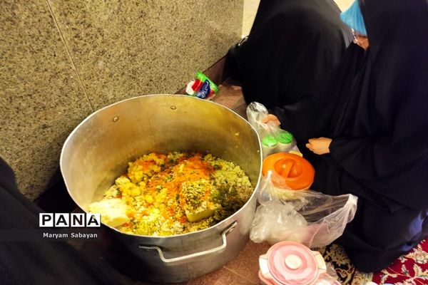 پویش میزبانی از زائران حرم مطهر حضرت احمد بن موسی توسط دانش‌آموزان