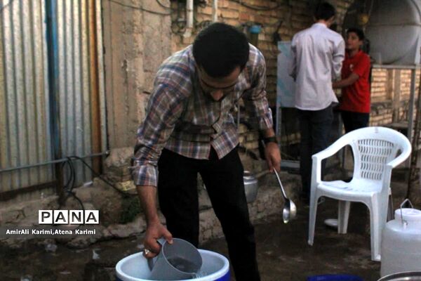 برپایی موکب‌ پسران نوجوان مسجد سیدالشهدا شهرک مطهری در جشن عید غدیر