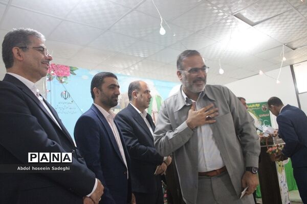 تقدیر از سادات کارمند اداره‌کل آموزش و پرورش استان بوشهر