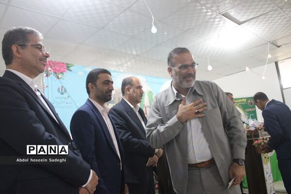 تقدیر از سادات کارمند اداره‌کل آموزش و پرورش استان بوشهر