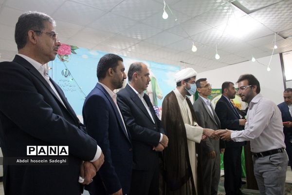 تقدیر از سادات کارمند اداره‌کل آموزش و پرورش استان بوشهر
