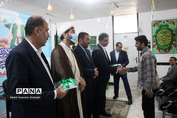 تقدیر از سادات کارمند اداره‌کل آموزش و پرورش استان بوشهر