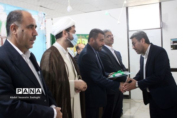 تقدیر از سادات کارمند اداره‌کل آموزش و پرورش استان بوشهر