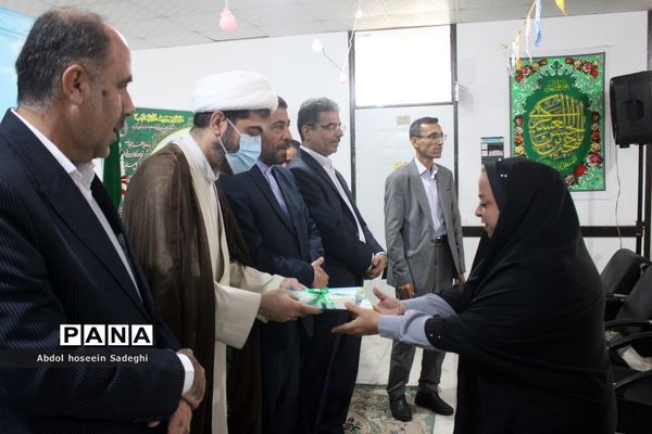 تقدیر از سادات کارمند اداره‌کل آموزش و پرورش استان بوشهر