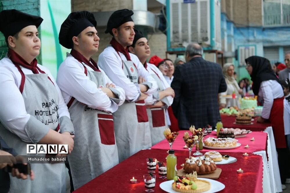 جشنواره بزرگ شیرینی غدیر در کانون فرهنگی- تربیتی قدس