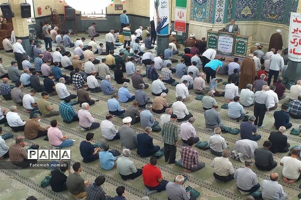 تقدیر از فرهنگیان و دانش‌آموزان فعال در مسابقات قرآنی در نمازجمعه ملارد