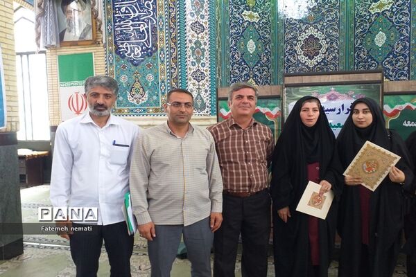 تقدیر از فرهنگیان و دانش‌آموزان فعال در مسابقات قرآنی در نمازجمعه ملارد