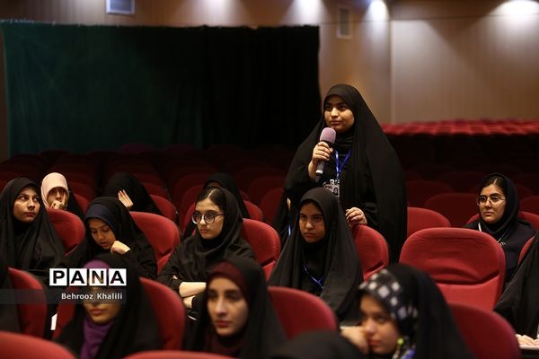 جلسه توجیهی یازدهمین دوره مجلس دانش‌آموزی در اردوگاه شهید‌باهنر