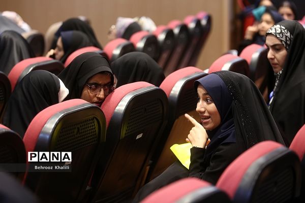 جلسه توجیهی یازدهمین دوره مجلس دانش‌آموزی در اردوگاه شهید‌باهنر