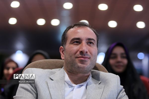 جلسه توجیهی یازدهمین دوره مجلس دانش‌آموزی در اردوگاه شهید‌باهنر