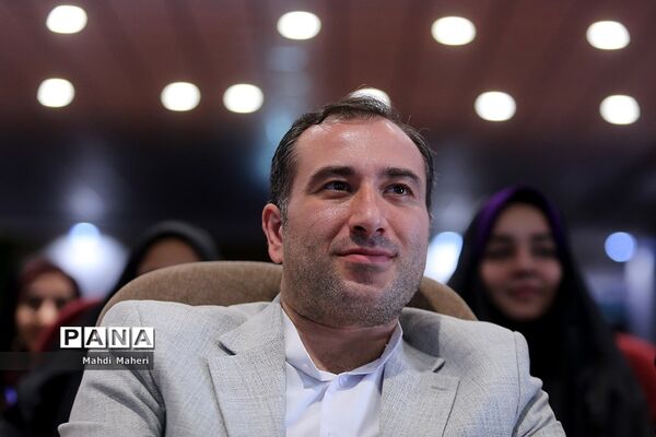 جلسه توجیهی یازدهمین دوره مجلس دانش‌آموزی در اردوگاه شهید‌باهنر