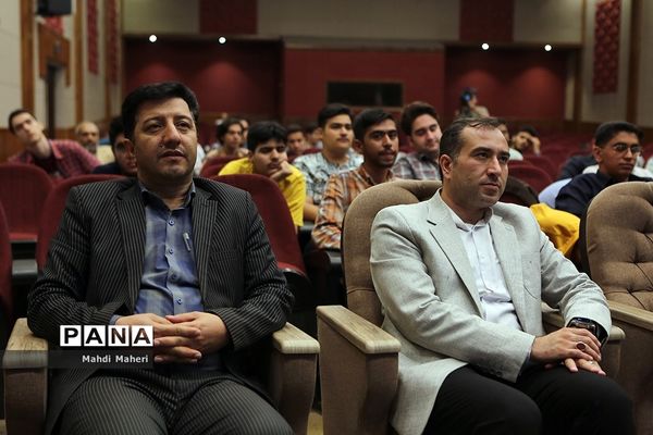 جلسه توجیهی یازدهمین دوره مجلس دانش‌آموزی در اردوگاه شهید‌باهنر