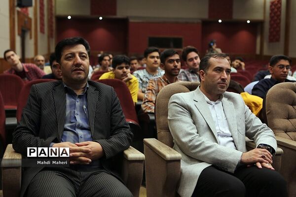 جلسه توجیهی یازدهمین دوره مجلس دانش‌آموزی در اردوگاه شهید‌باهنر