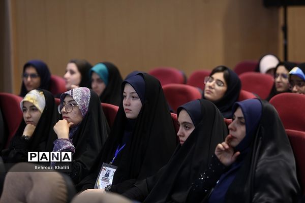 جلسه توجیهی یازدهمین دوره مجلس دانش‌آموزی در اردوگاه شهید‌باهنر