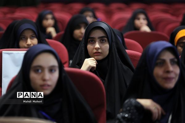 جلسه توجیهی یازدهمین دوره مجلس دانش‌آموزی در اردوگاه شهید‌باهنر