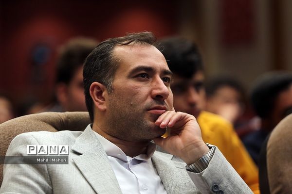 جلسه توجیهی یازدهمین دوره مجلس دانش‌آموزی در اردوگاه شهید‌باهنر